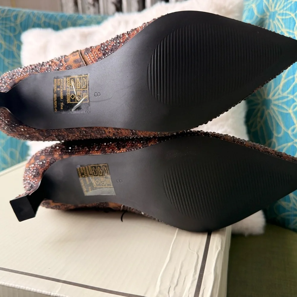 Elegant Leopard Print Ankle Booties